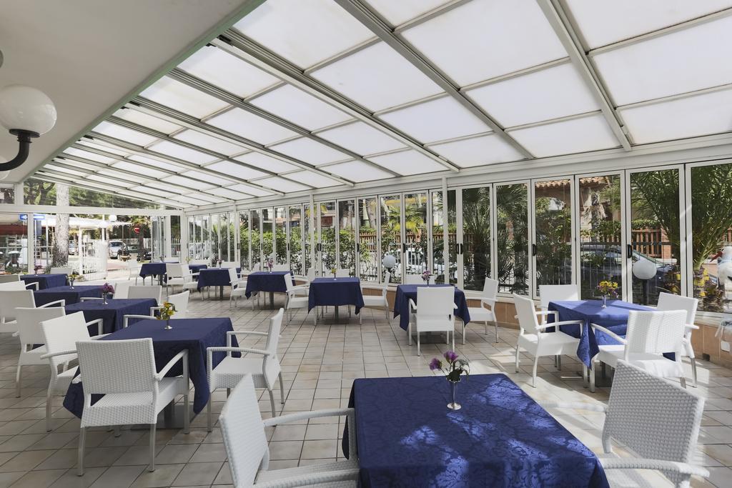 Hotel Ideal Bianchini Riccione Exterior photo